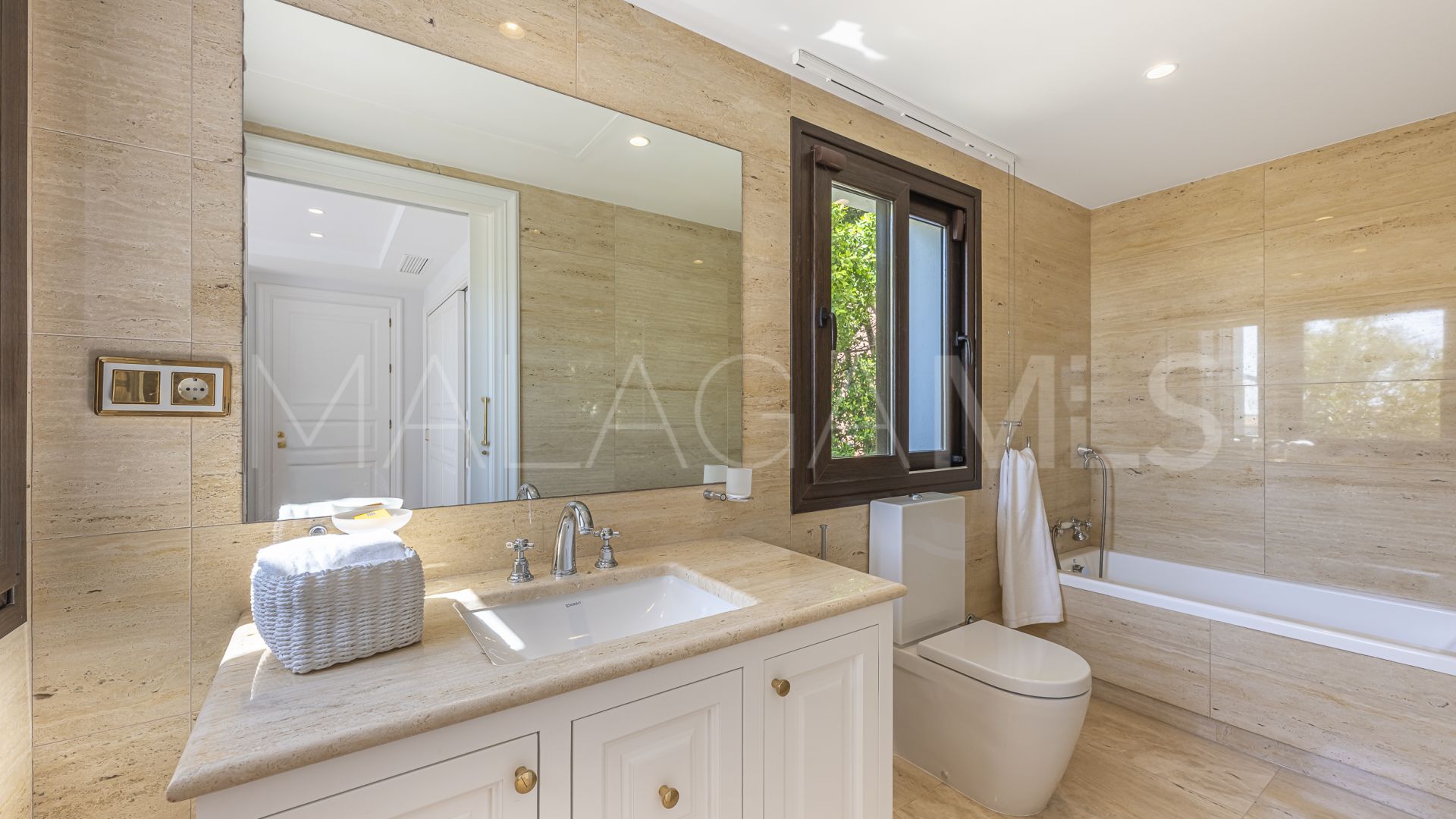Villa for sale in El Herrojo