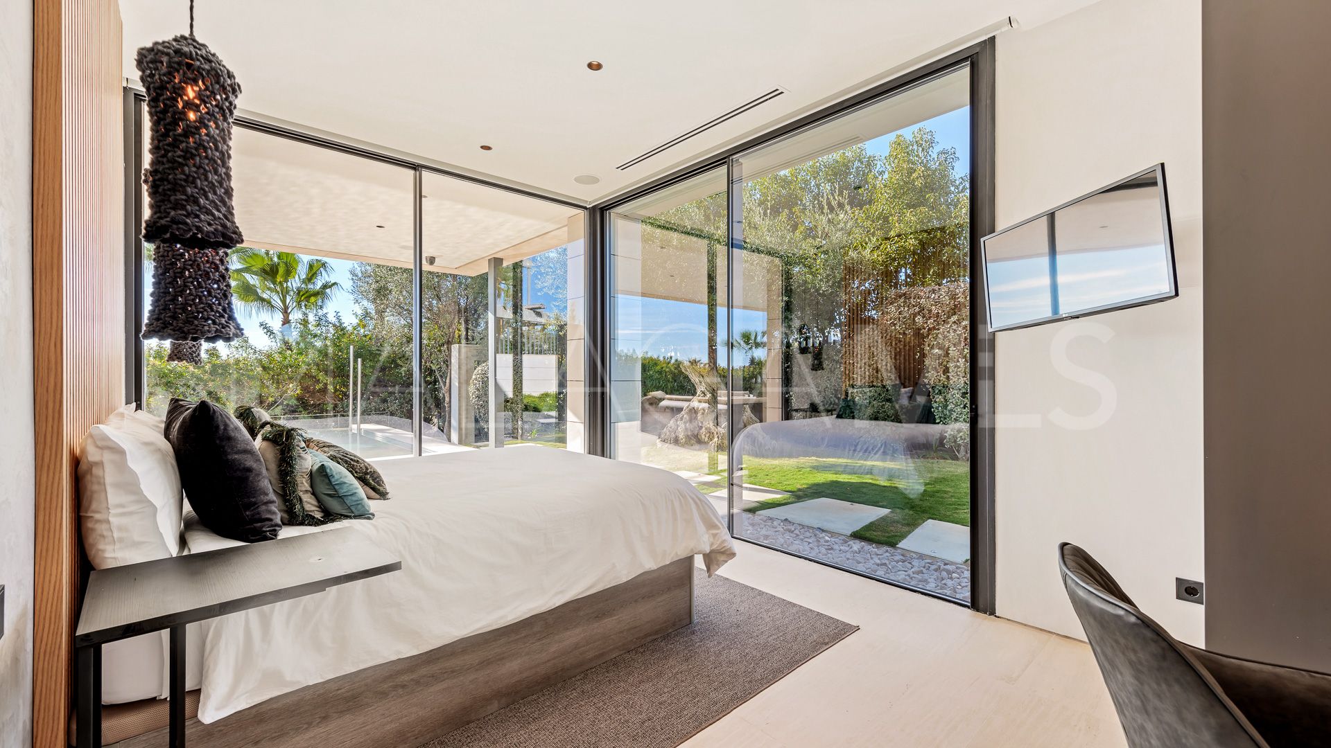 Villa for sale in Marbella Golden Mile