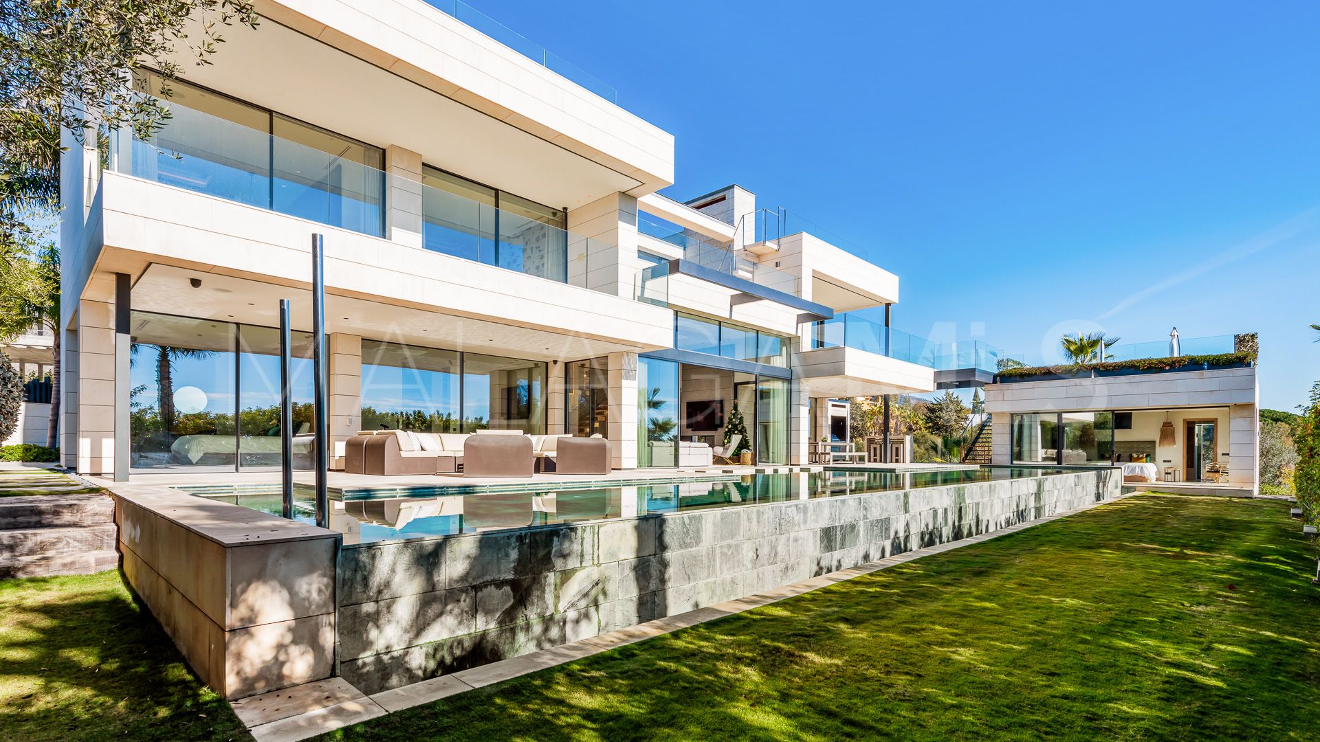 Villa for sale in Marbella Golden Mile