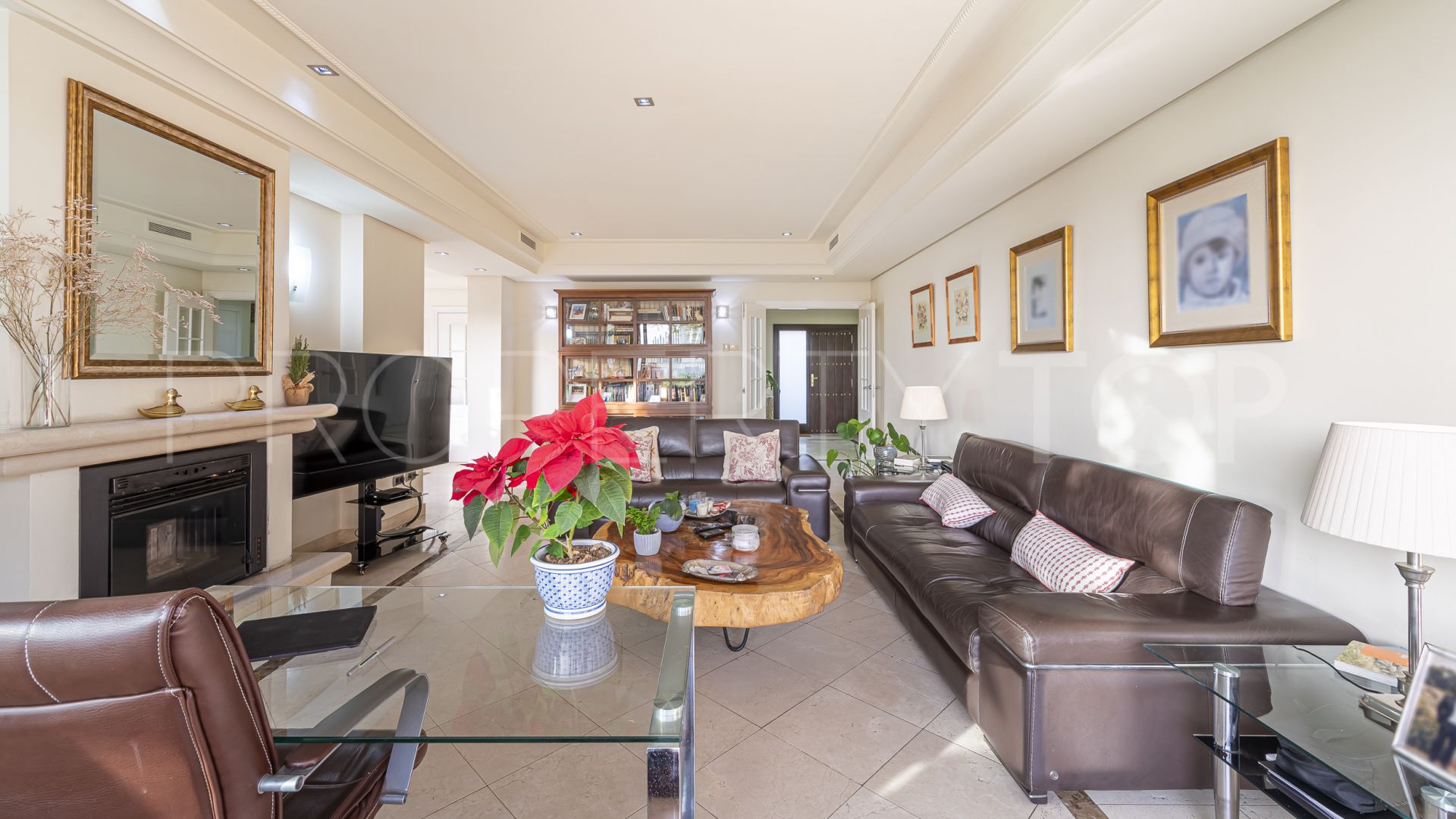 4 bedrooms town house in Monte Marbella Club for sale