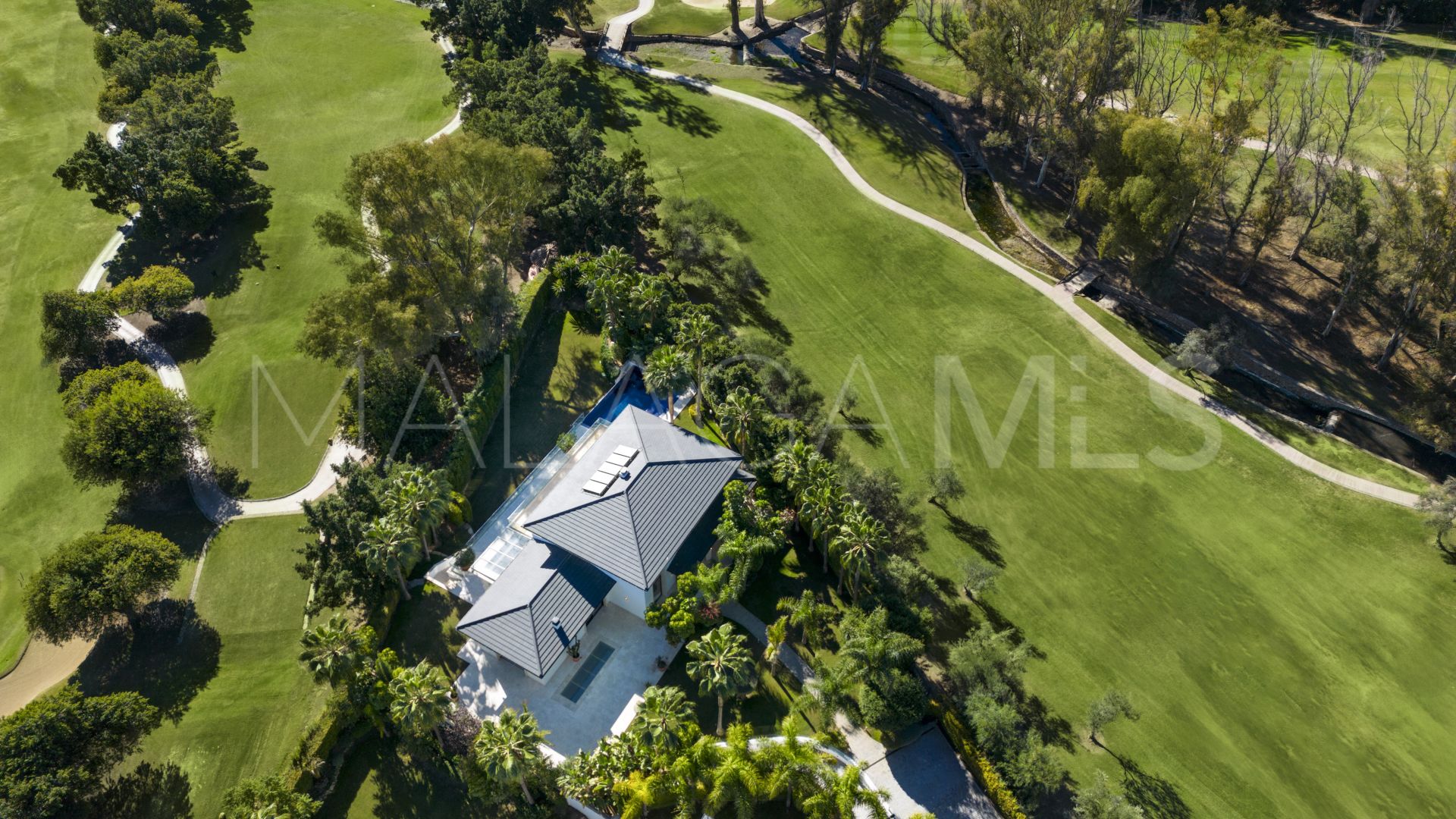 For sale Los Naranjos Golf villa with 5 bedrooms
