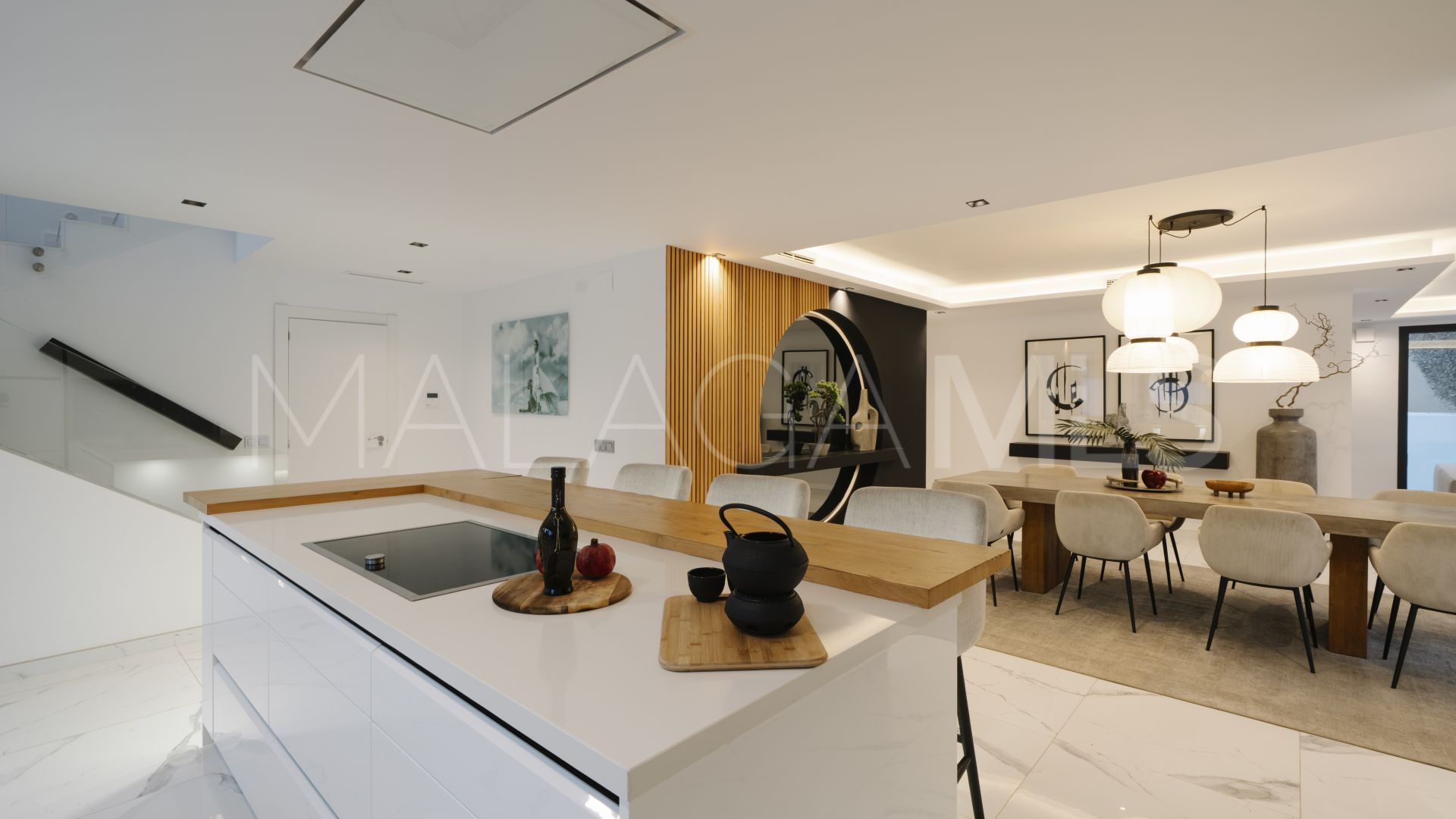 Villa for sale in Nueva Andalucia