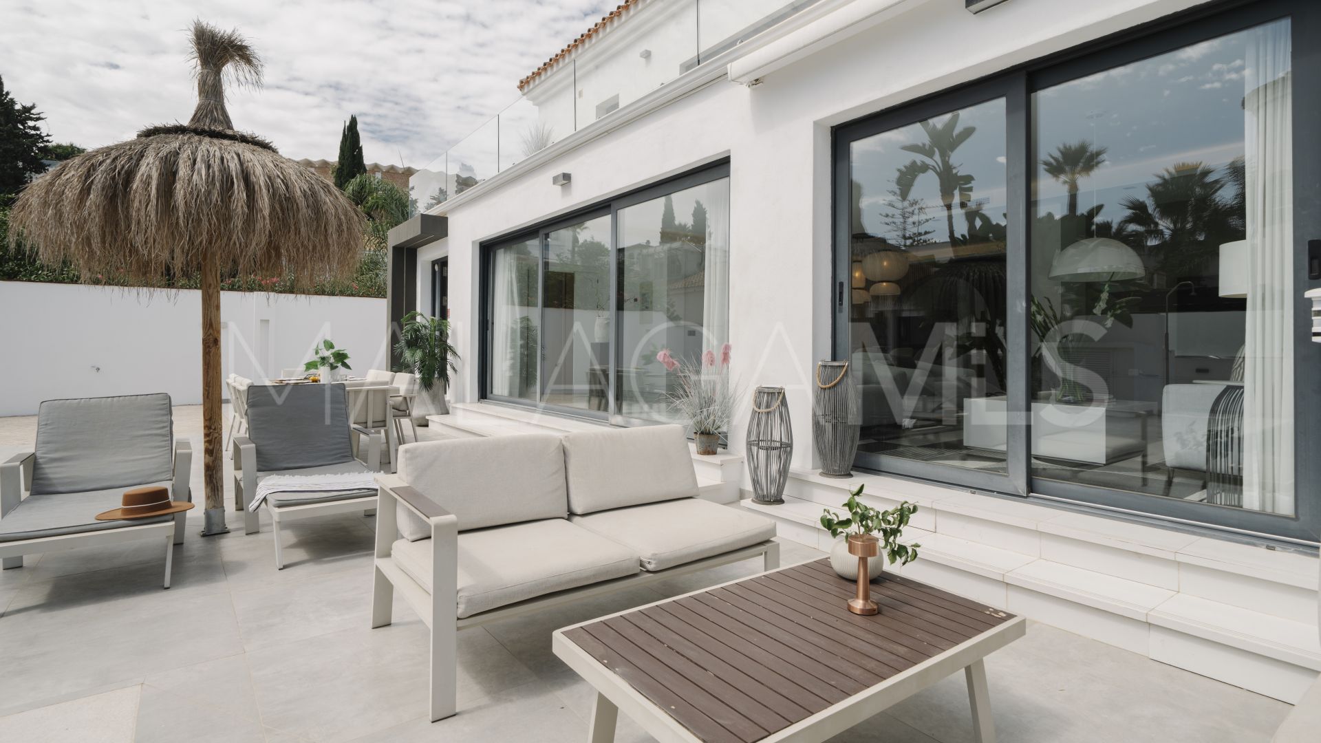Villa for sale in Nueva Andalucia