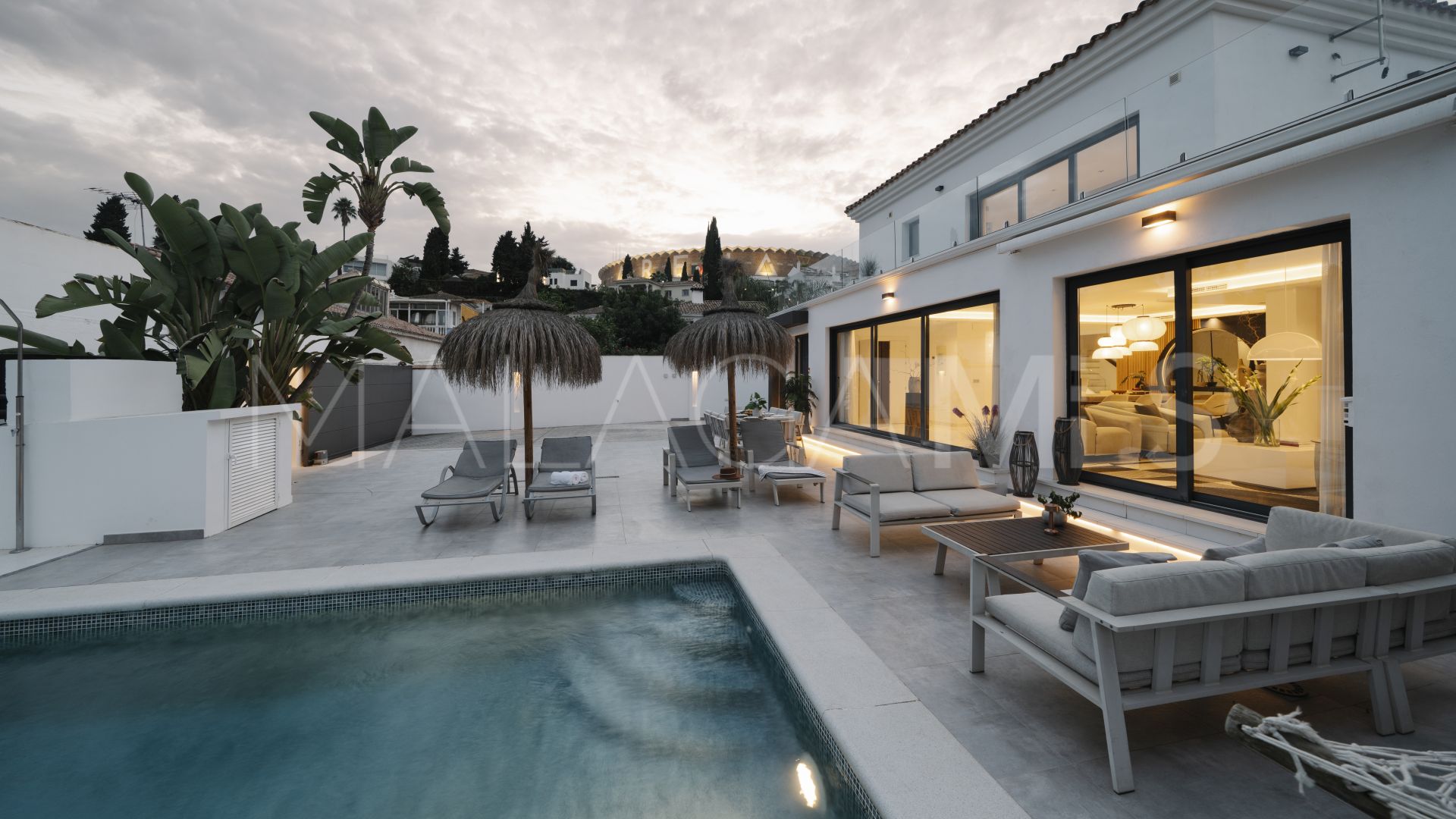 Villa for sale in Nueva Andalucia