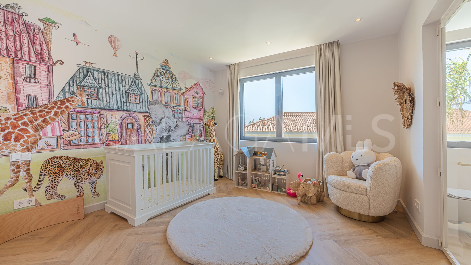 For sale 5 bedrooms villa in Artola