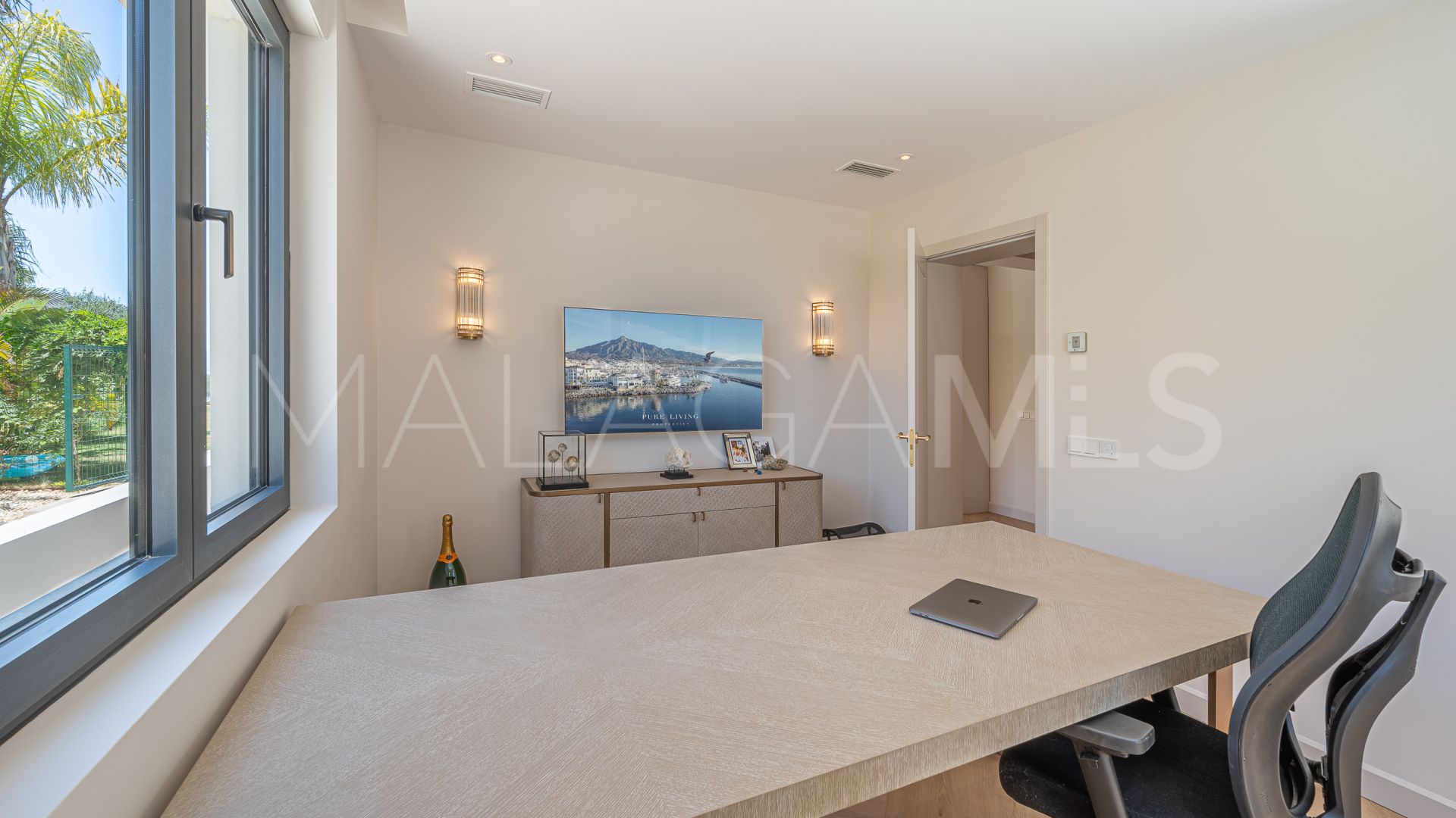 For sale 5 bedrooms villa in Artola