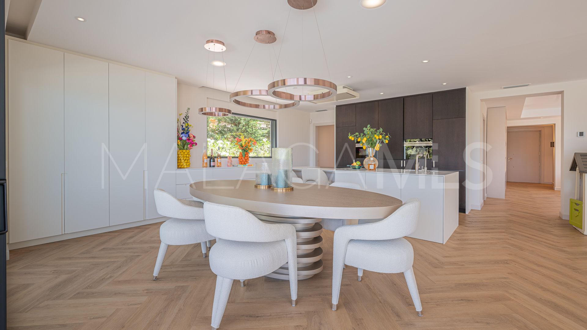 For sale 5 bedrooms villa in Artola