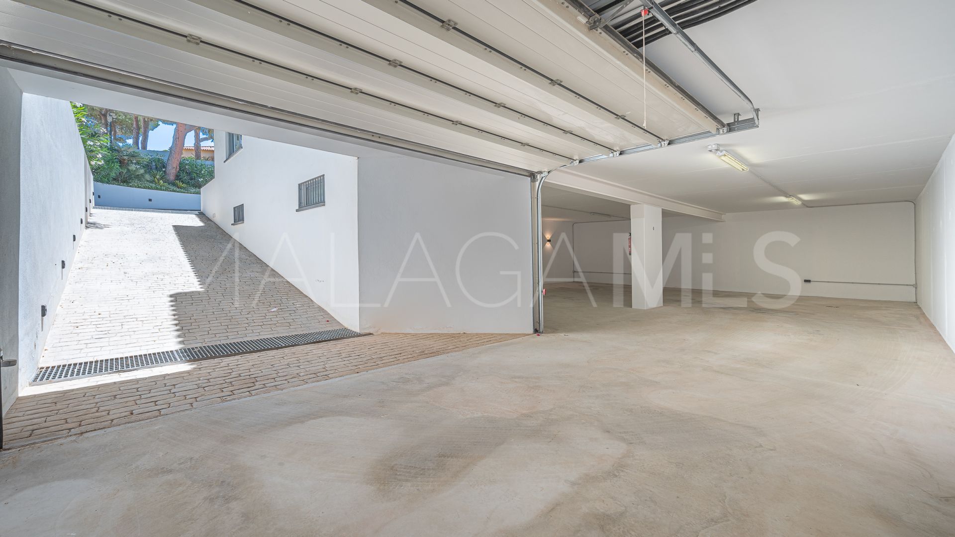 For sale 5 bedrooms villa in Artola