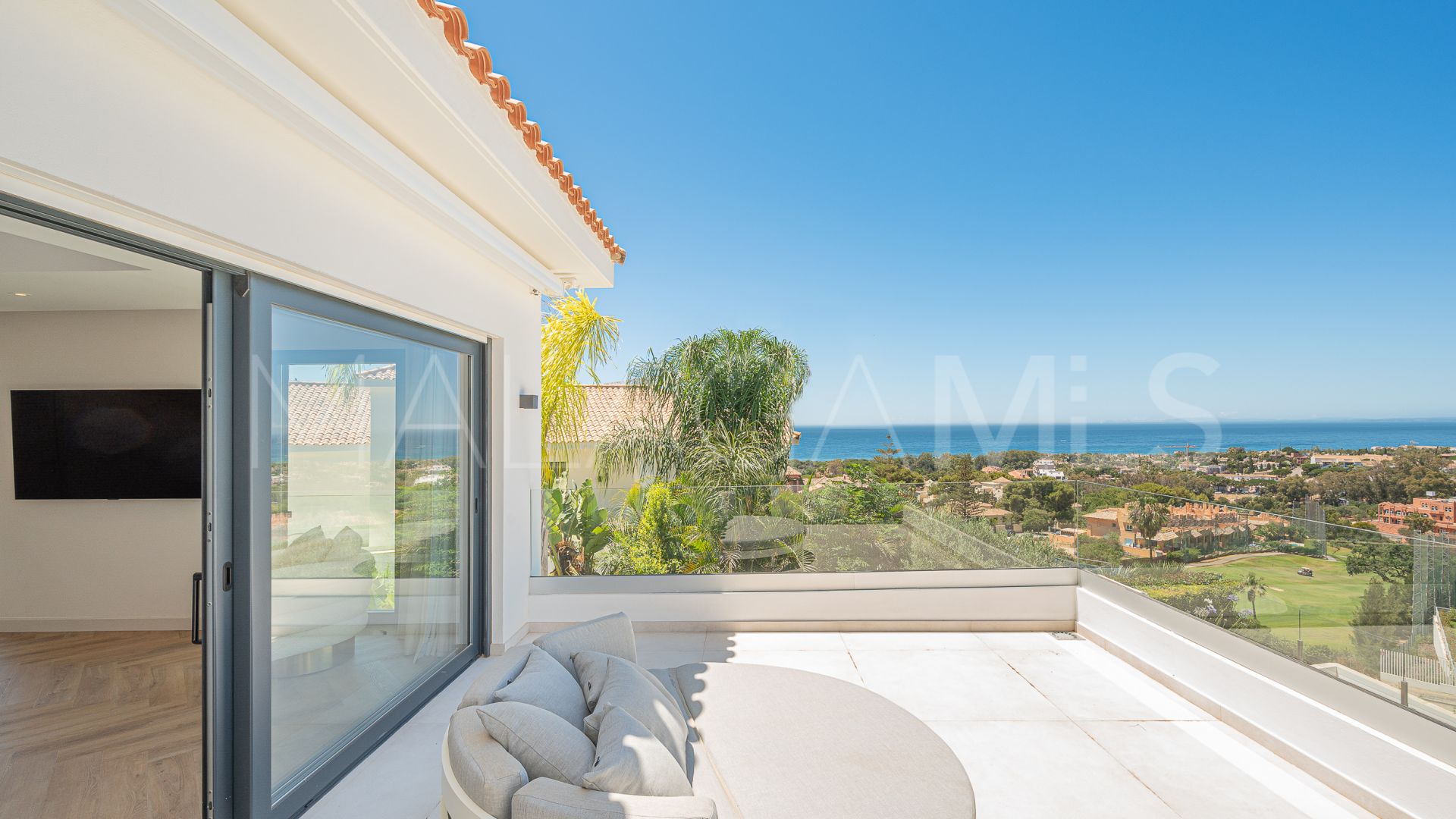 For sale 5 bedrooms villa in Artola