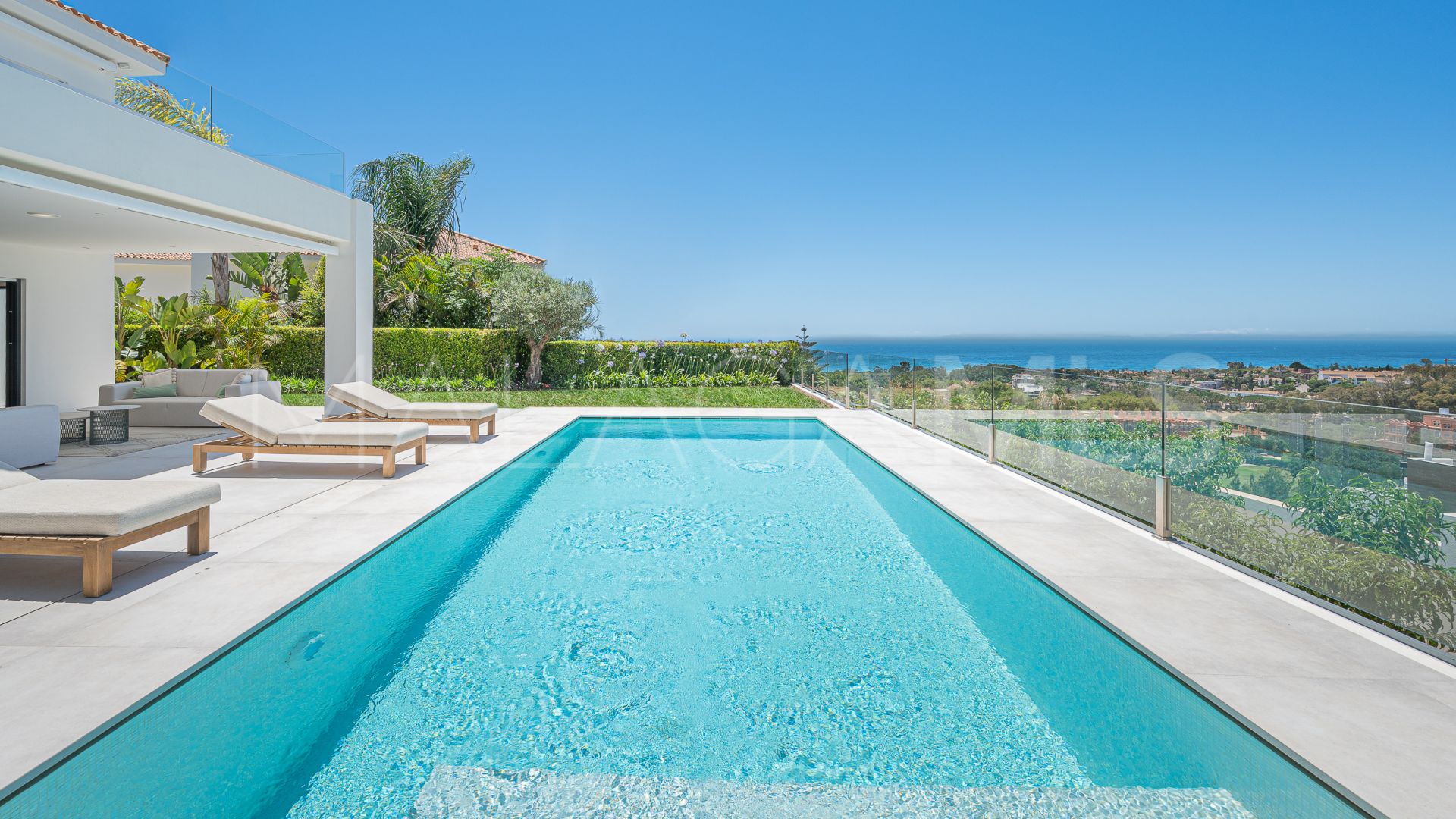 For sale 5 bedrooms villa in Artola