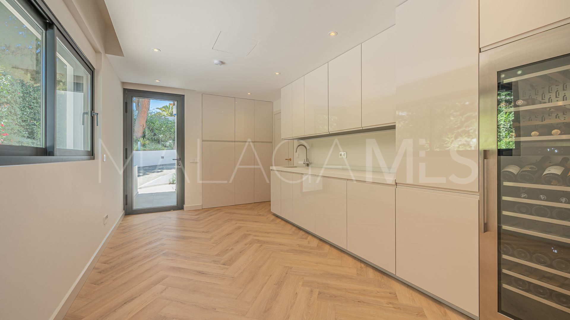 For sale 5 bedrooms villa in Artola