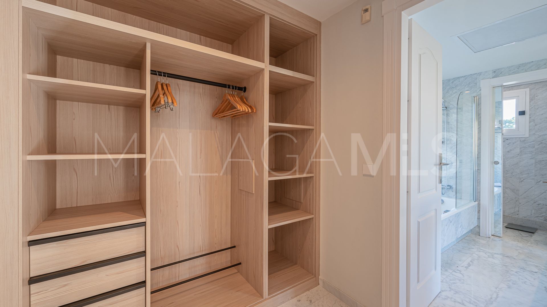 Buy duplex penthouse in Marina Puente Romano