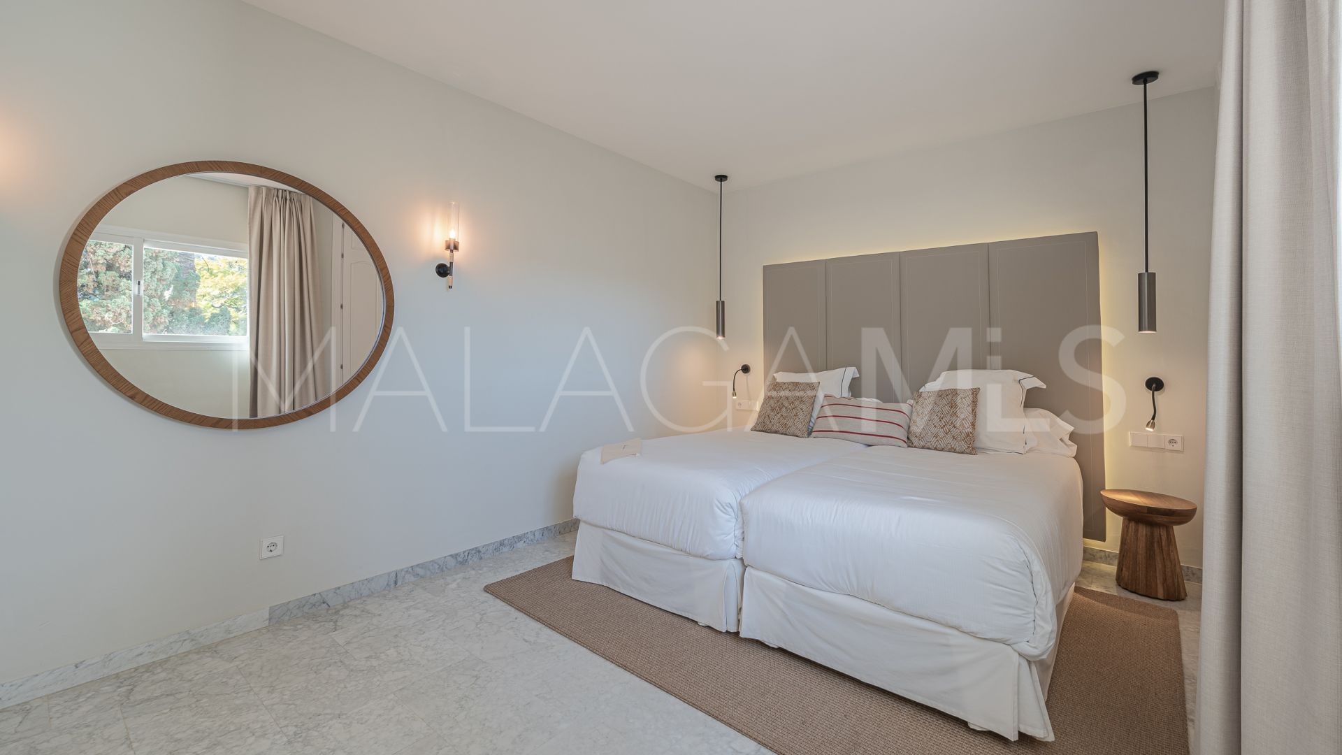 Buy duplex penthouse in Marina Puente Romano