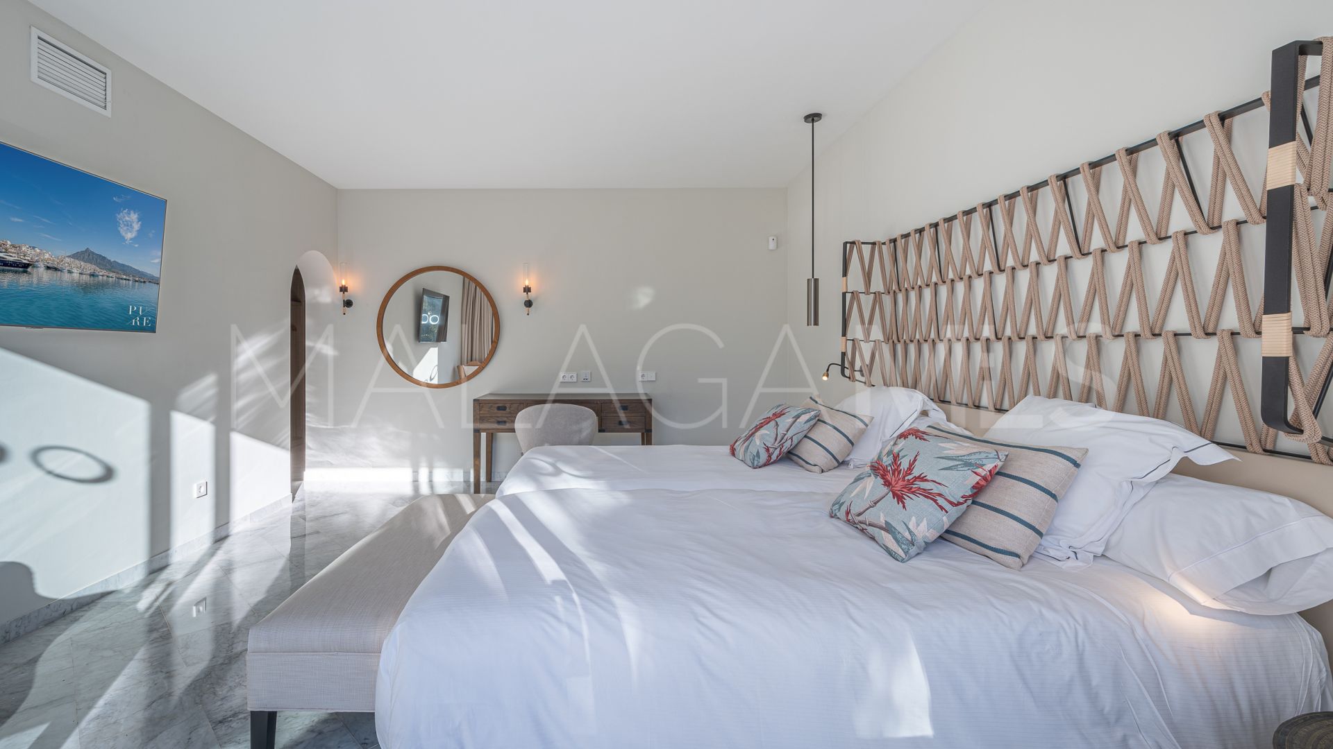 Buy duplex penthouse in Marina Puente Romano