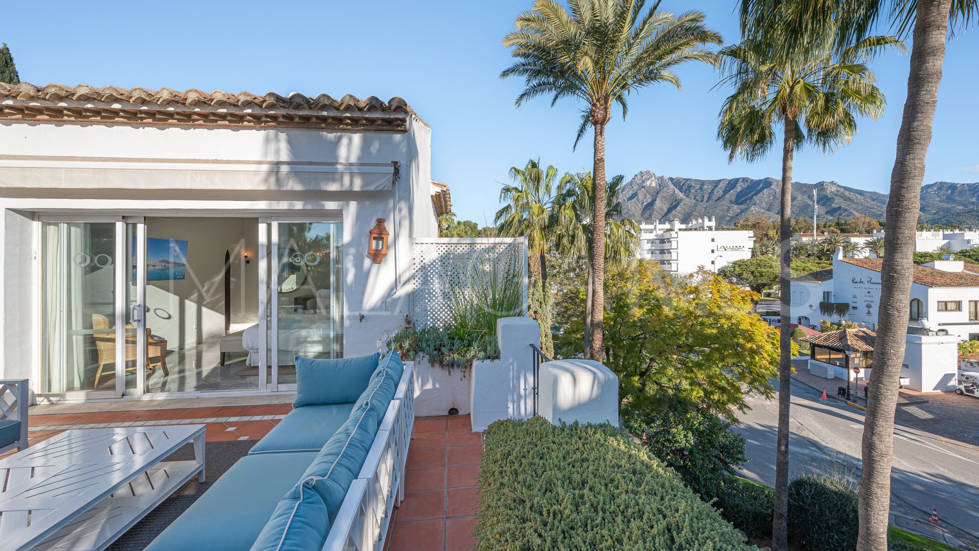 Buy duplex penthouse in Marina Puente Romano