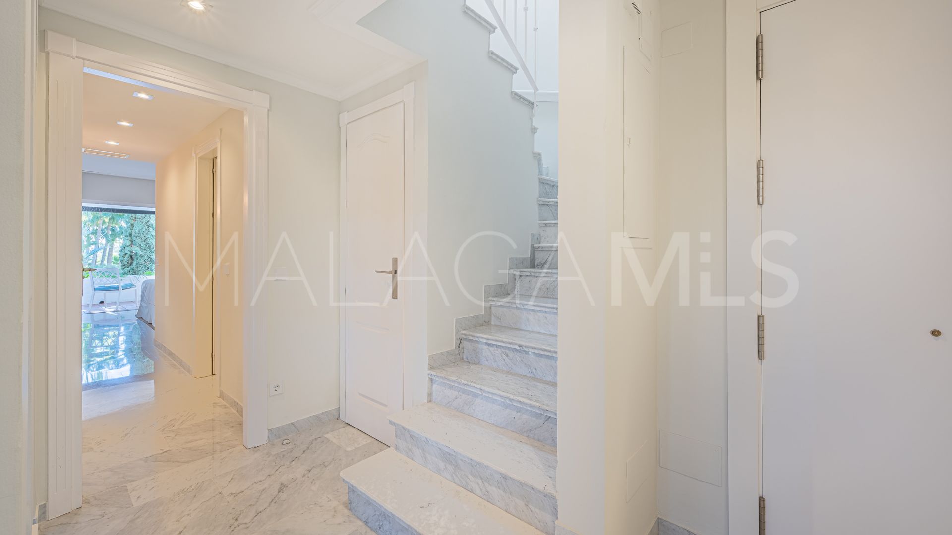 Buy duplex penthouse in Marina Puente Romano