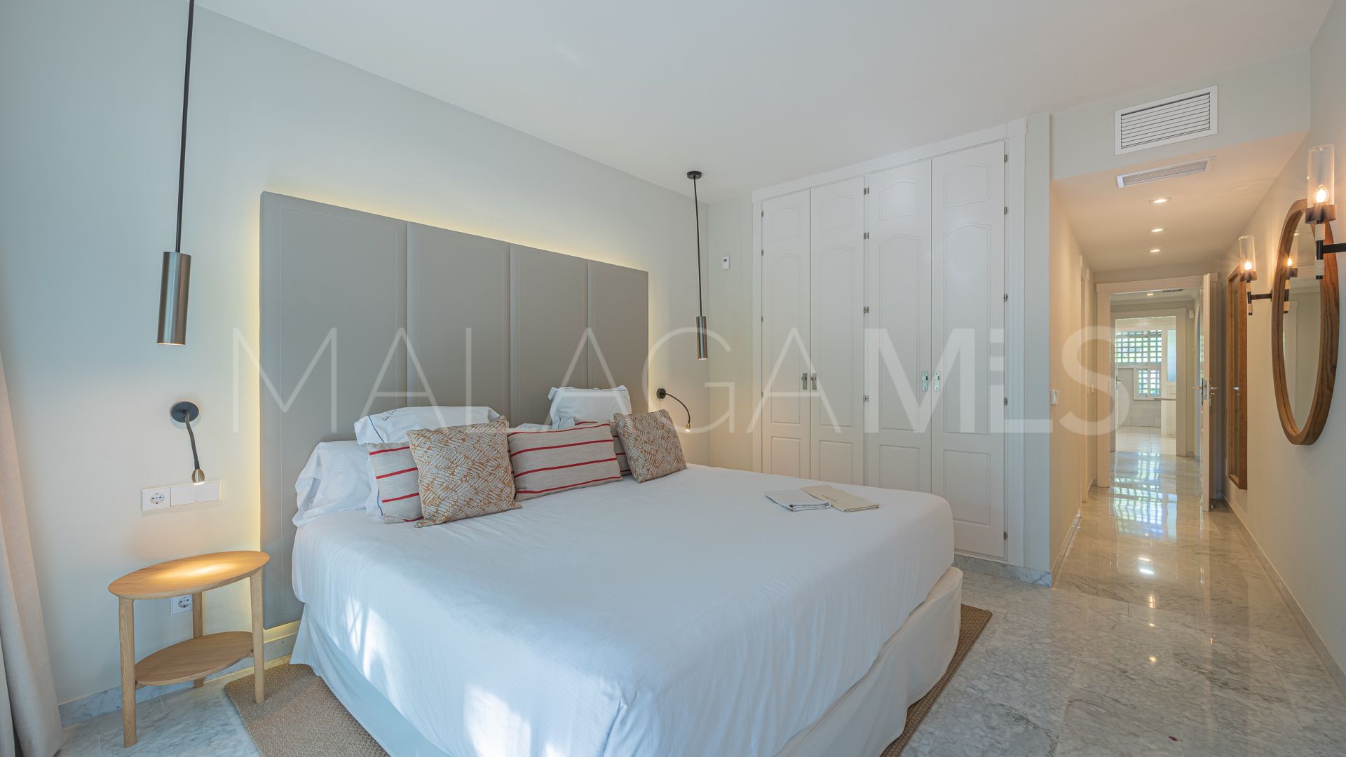 Buy duplex penthouse in Marina Puente Romano