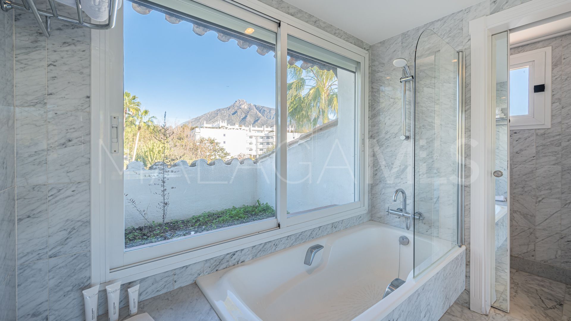 Buy duplex penthouse in Marina Puente Romano