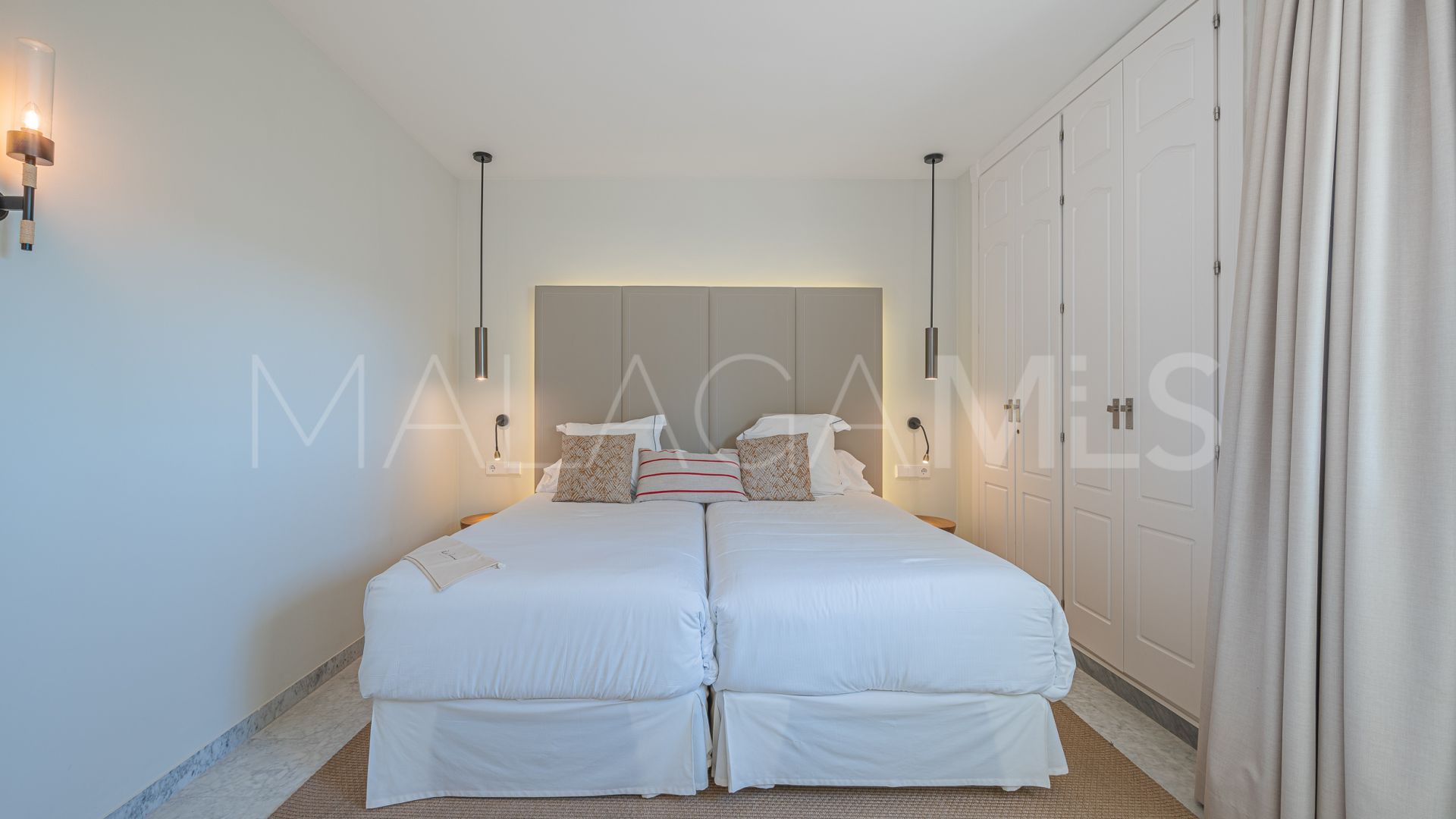 Buy duplex penthouse in Marina Puente Romano