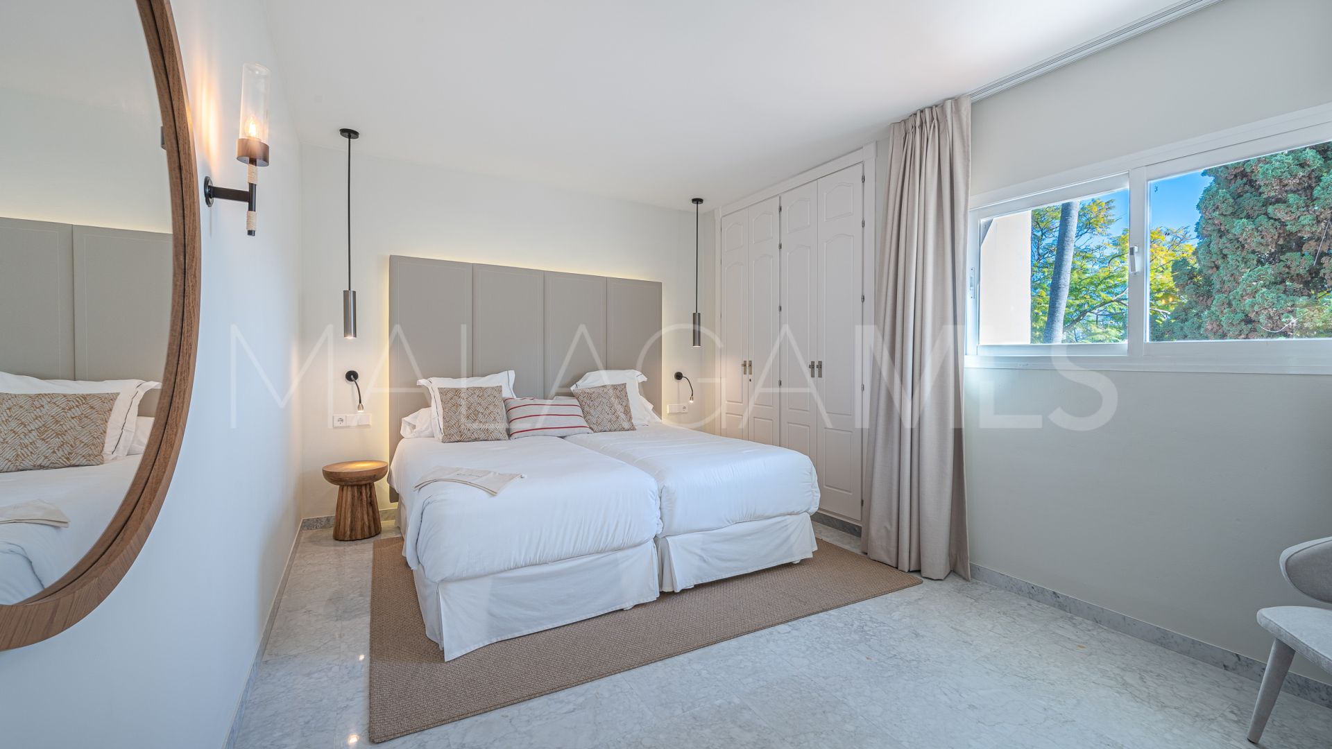 Buy duplex penthouse in Marina Puente Romano