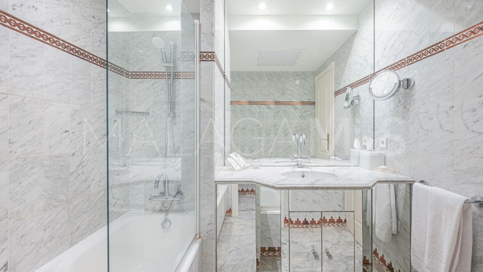 Buy duplex penthouse in Marina Puente Romano