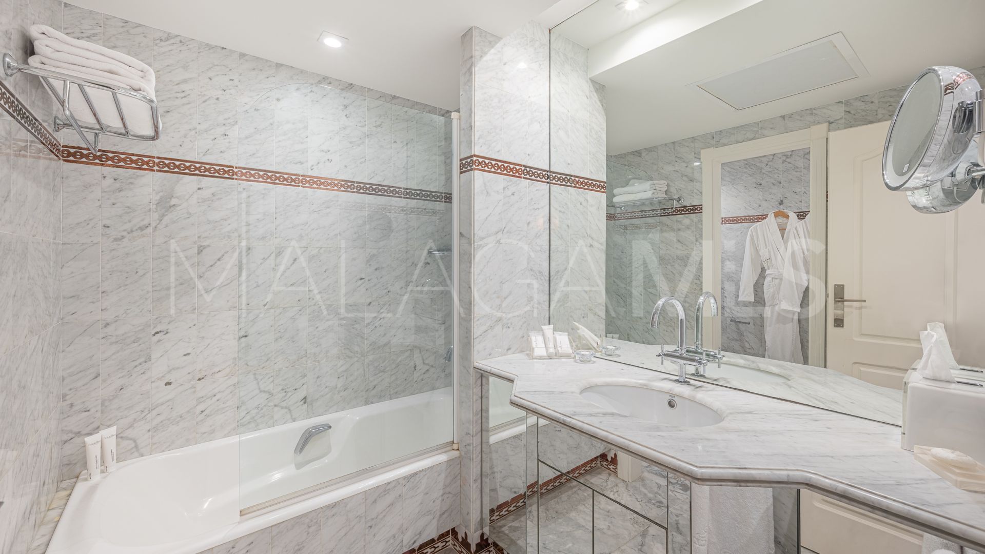 Buy duplex penthouse in Marina Puente Romano