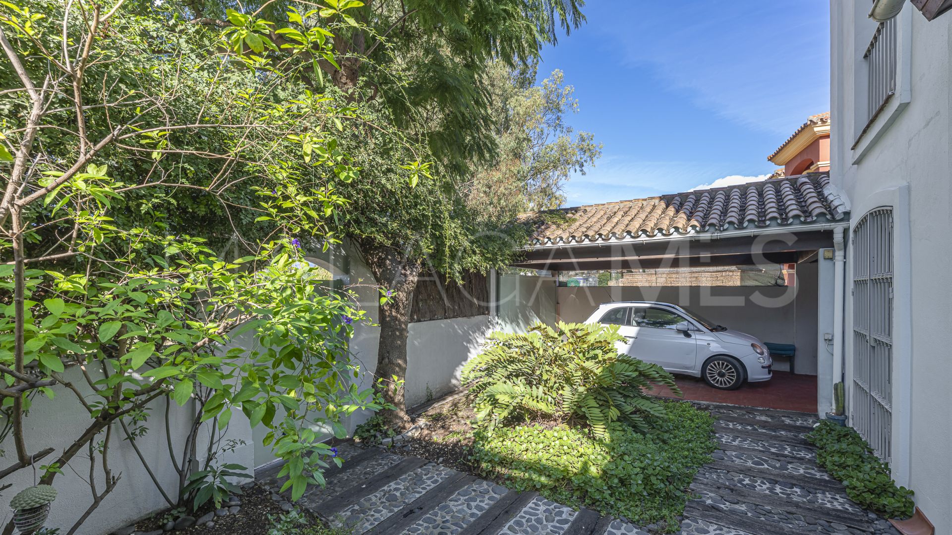 Town house for sale in Guadalmina Alta with 3 bedrooms