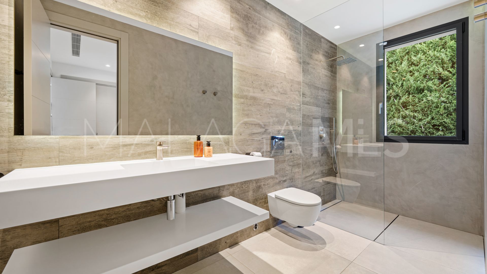 Nueva Andalucia, villa a la venta de 5 bedrooms