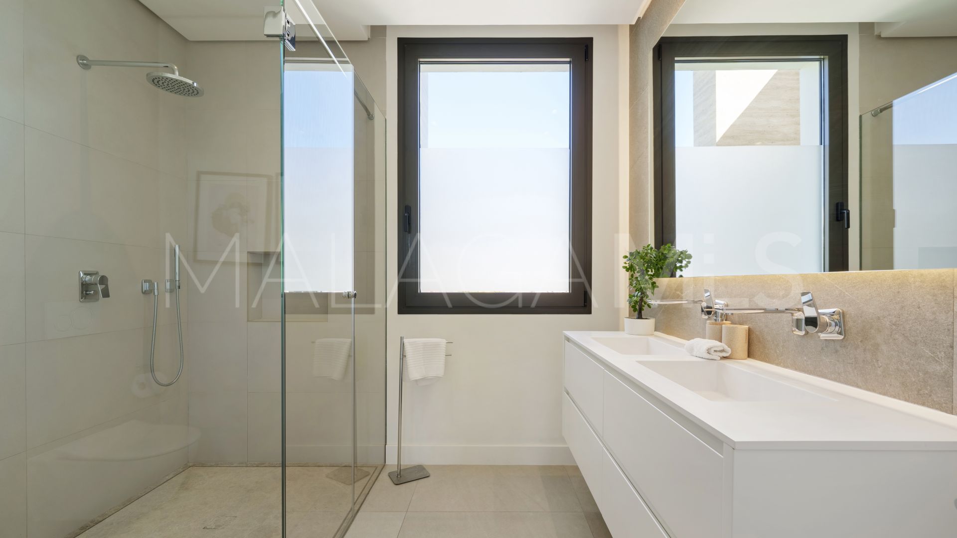 Villa for sale in Altos de Puente Romano