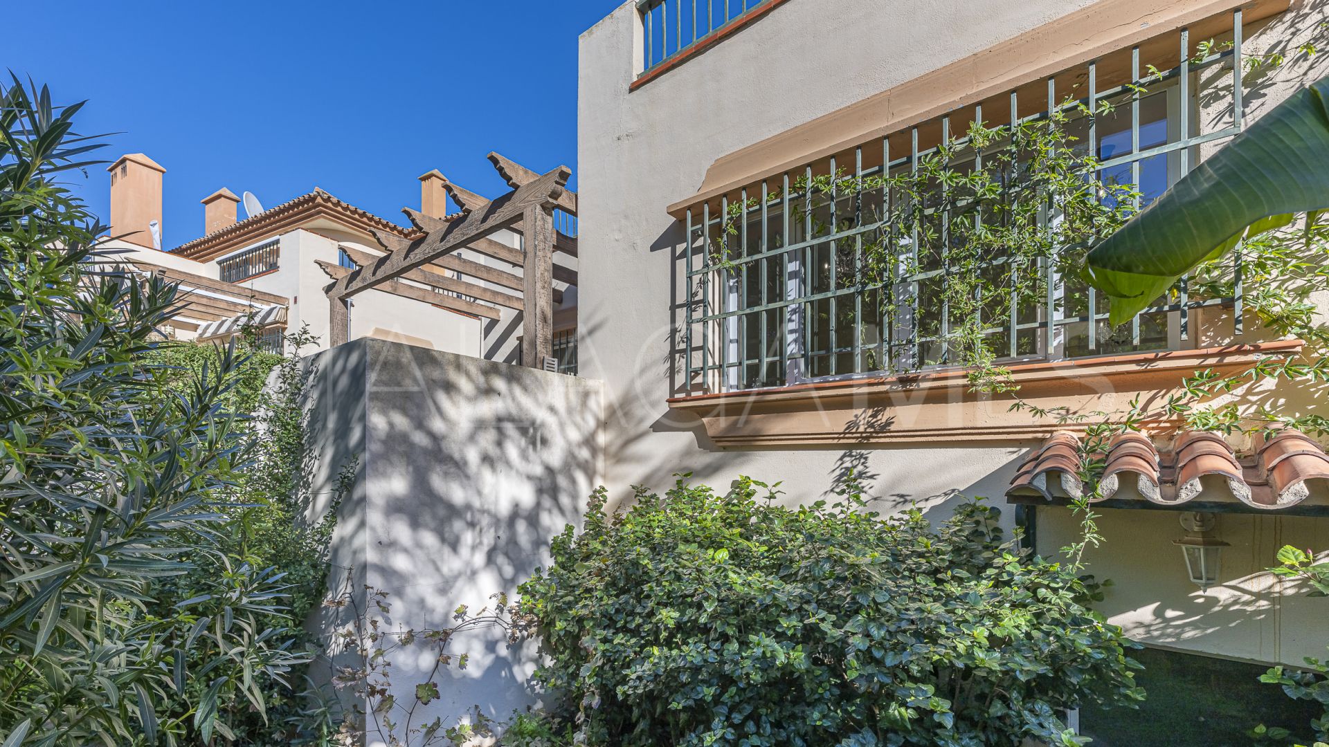 For sale town house in Riviera del Sol with 3 bedrooms