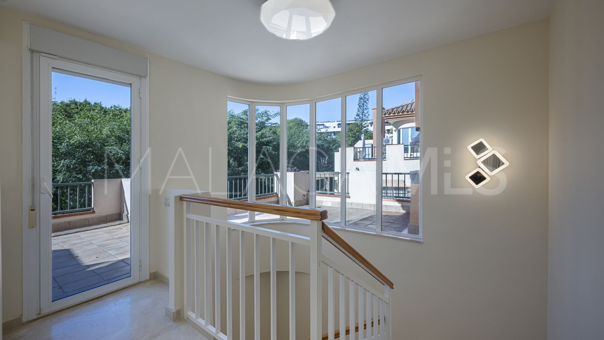 For sale town house in Riviera del Sol with 3 bedrooms