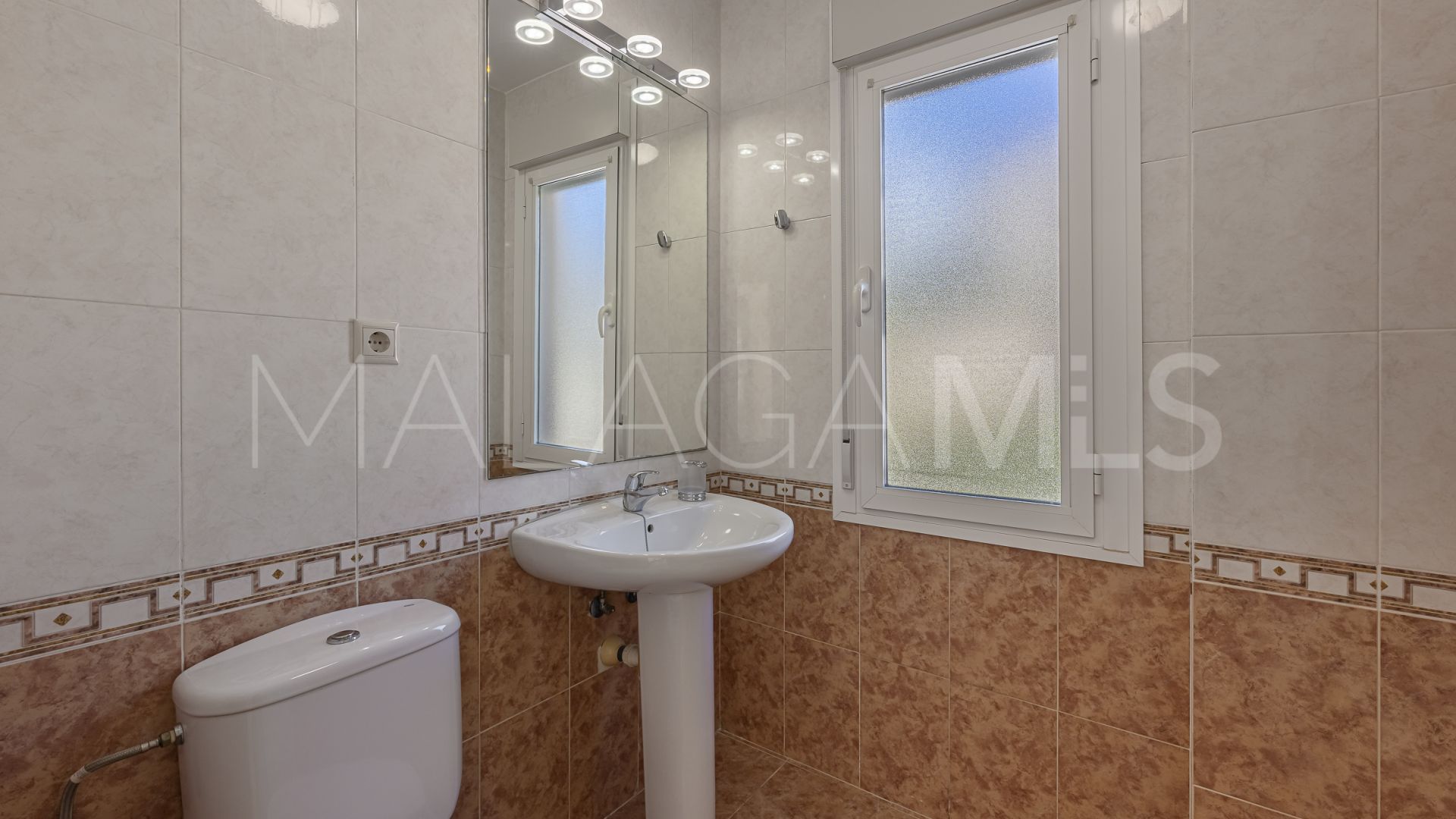 For sale town house in Riviera del Sol with 3 bedrooms