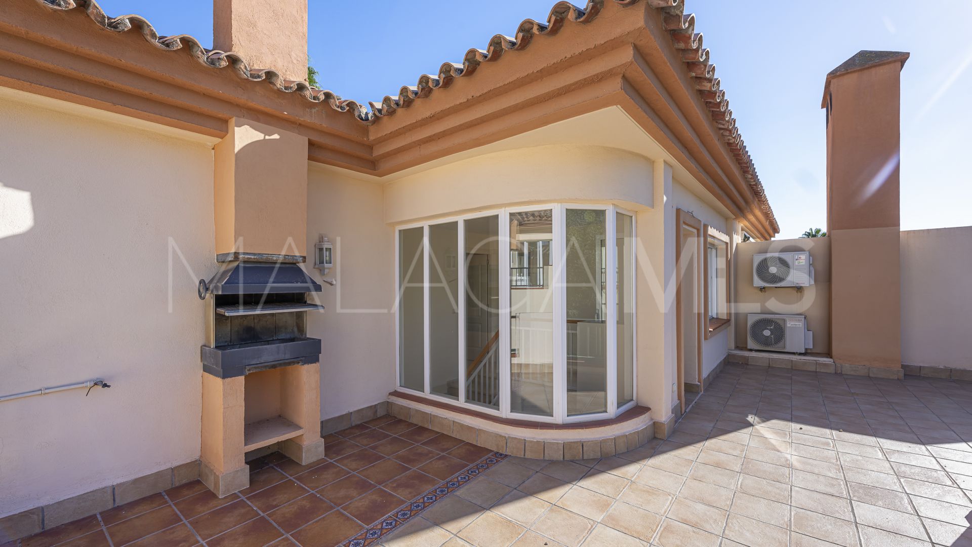 For sale town house in Riviera del Sol with 3 bedrooms