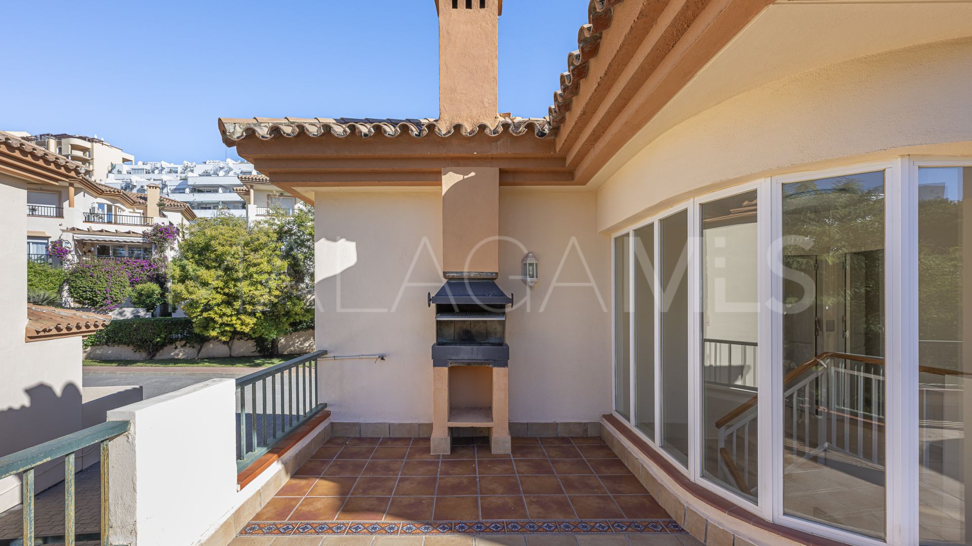 For sale town house in Riviera del Sol with 3 bedrooms