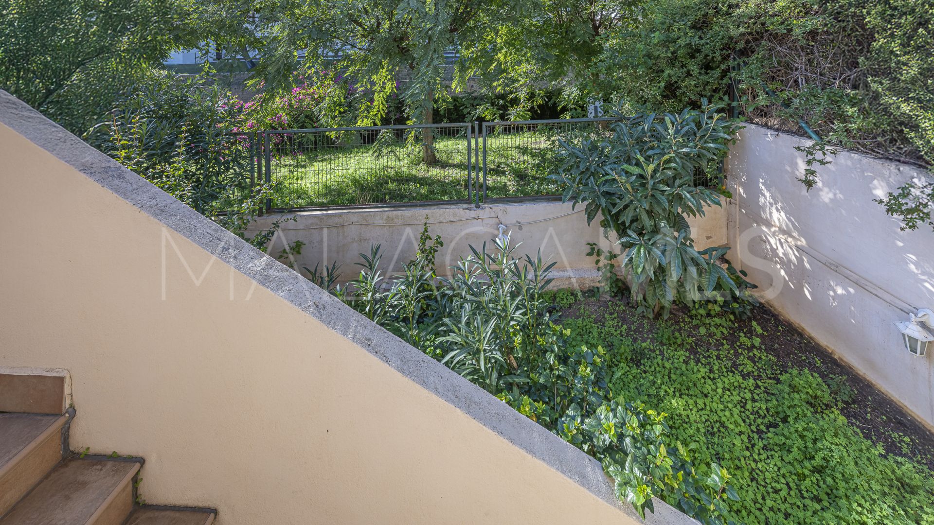 For sale town house in Riviera del Sol with 3 bedrooms