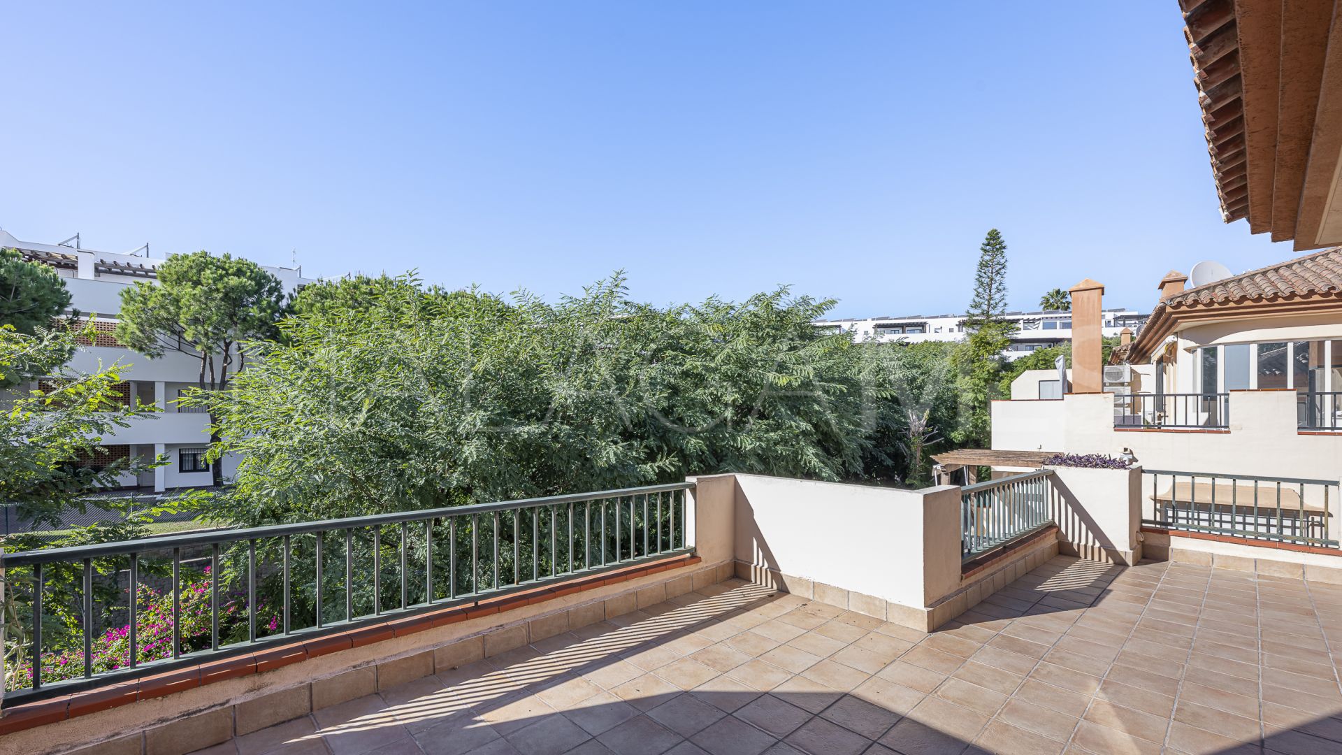 For sale town house in Riviera del Sol with 3 bedrooms