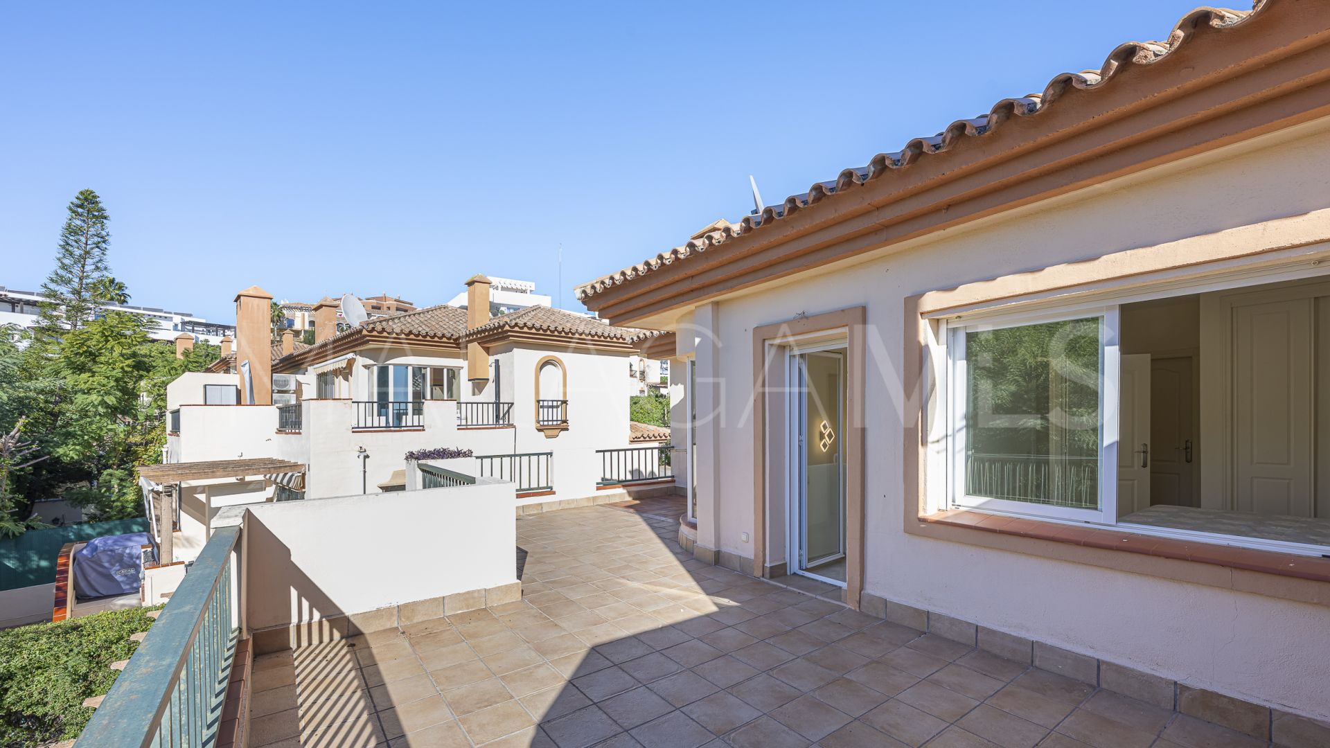For sale town house in Riviera del Sol with 3 bedrooms