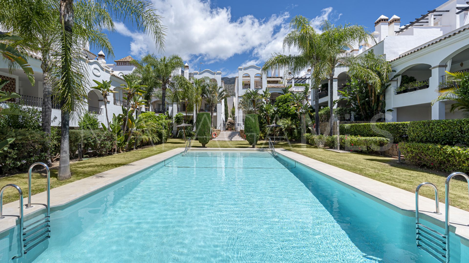 Markplanslägenhet for sale in Montebello Hills