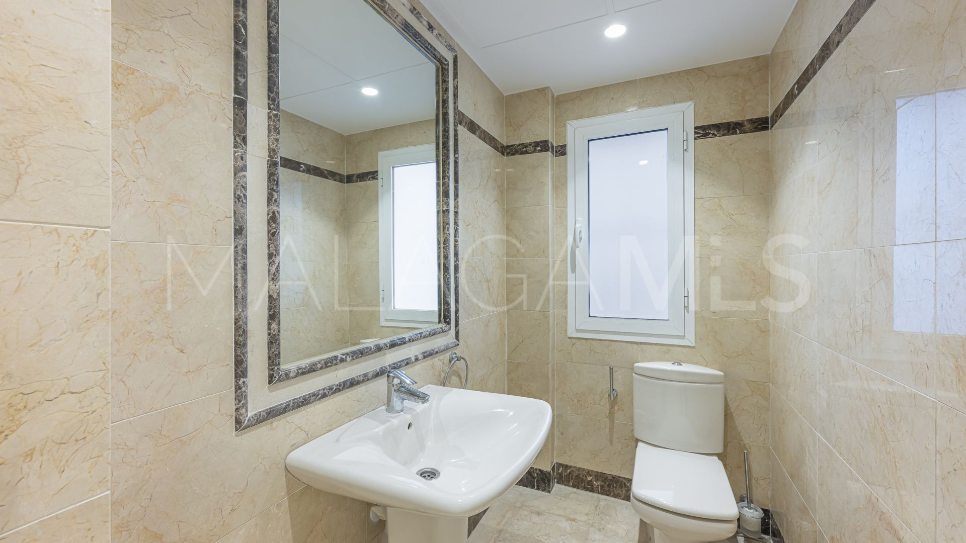 Markplanslägenhet for sale in Montebello Hills