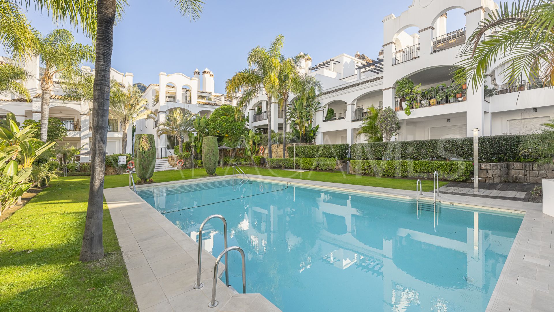 Markplanslägenhet for sale in Montebello Hills