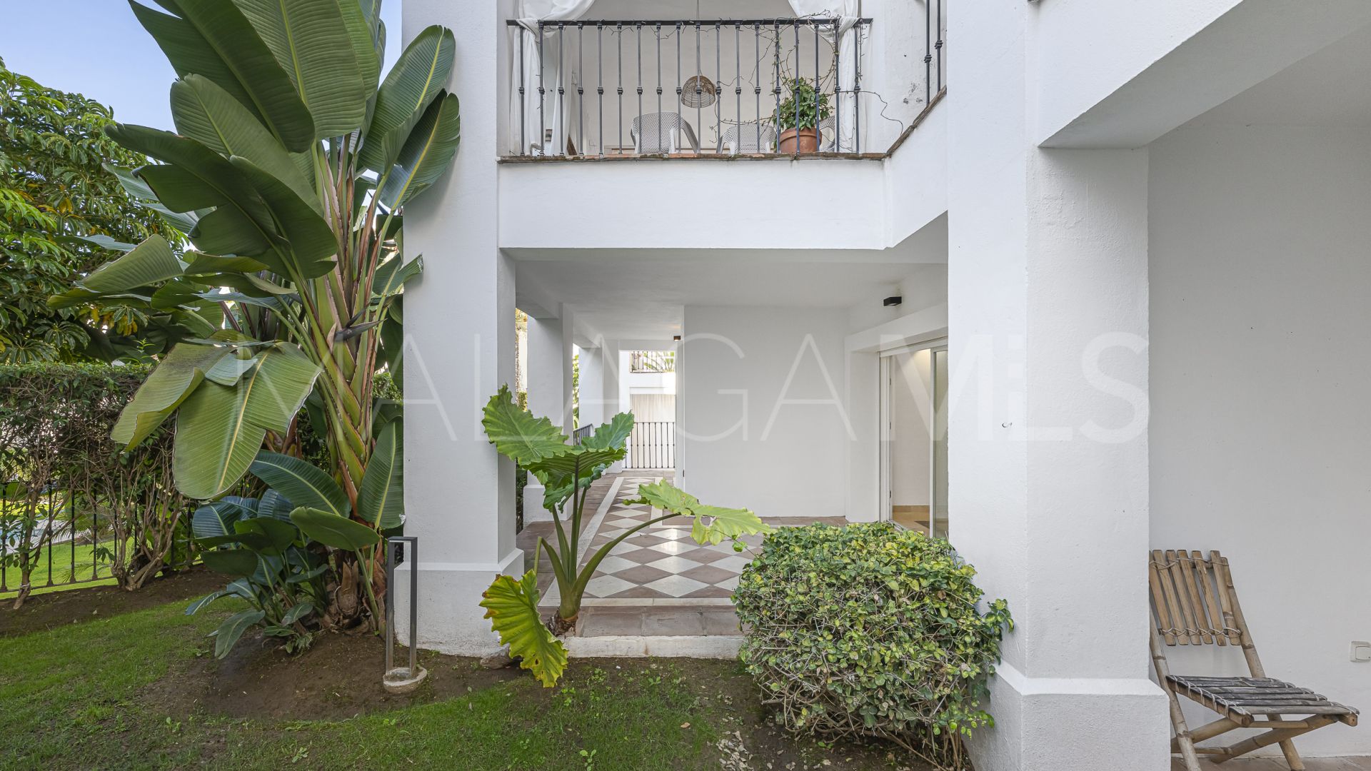 Markplanslägenhet for sale in Montebello Hills