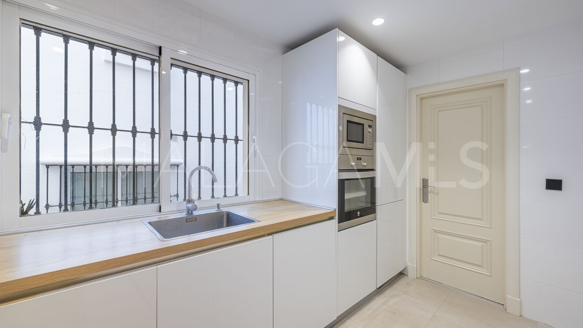 Markplanslägenhet for sale in Montebello Hills