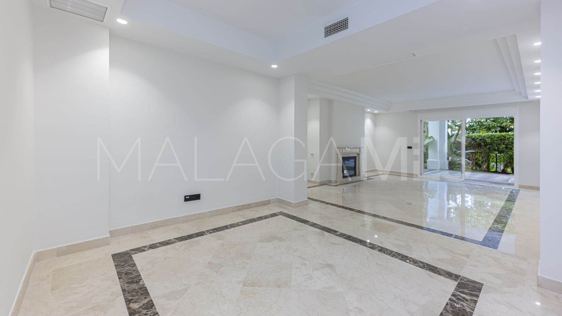 Markplanslägenhet for sale in Montebello Hills