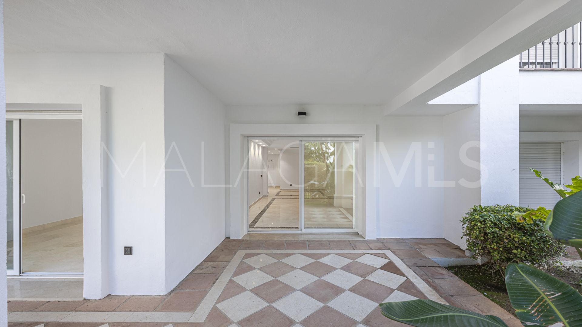 Markplanslägenhet for sale in Montebello Hills