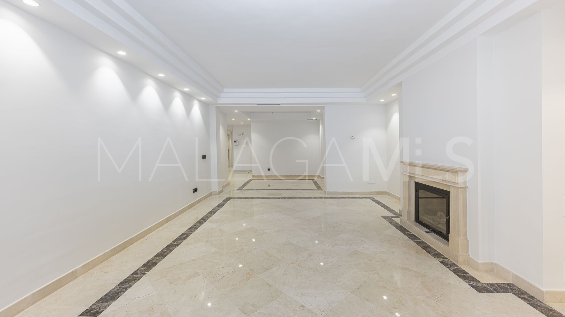 Markplanslägenhet for sale in Montebello Hills