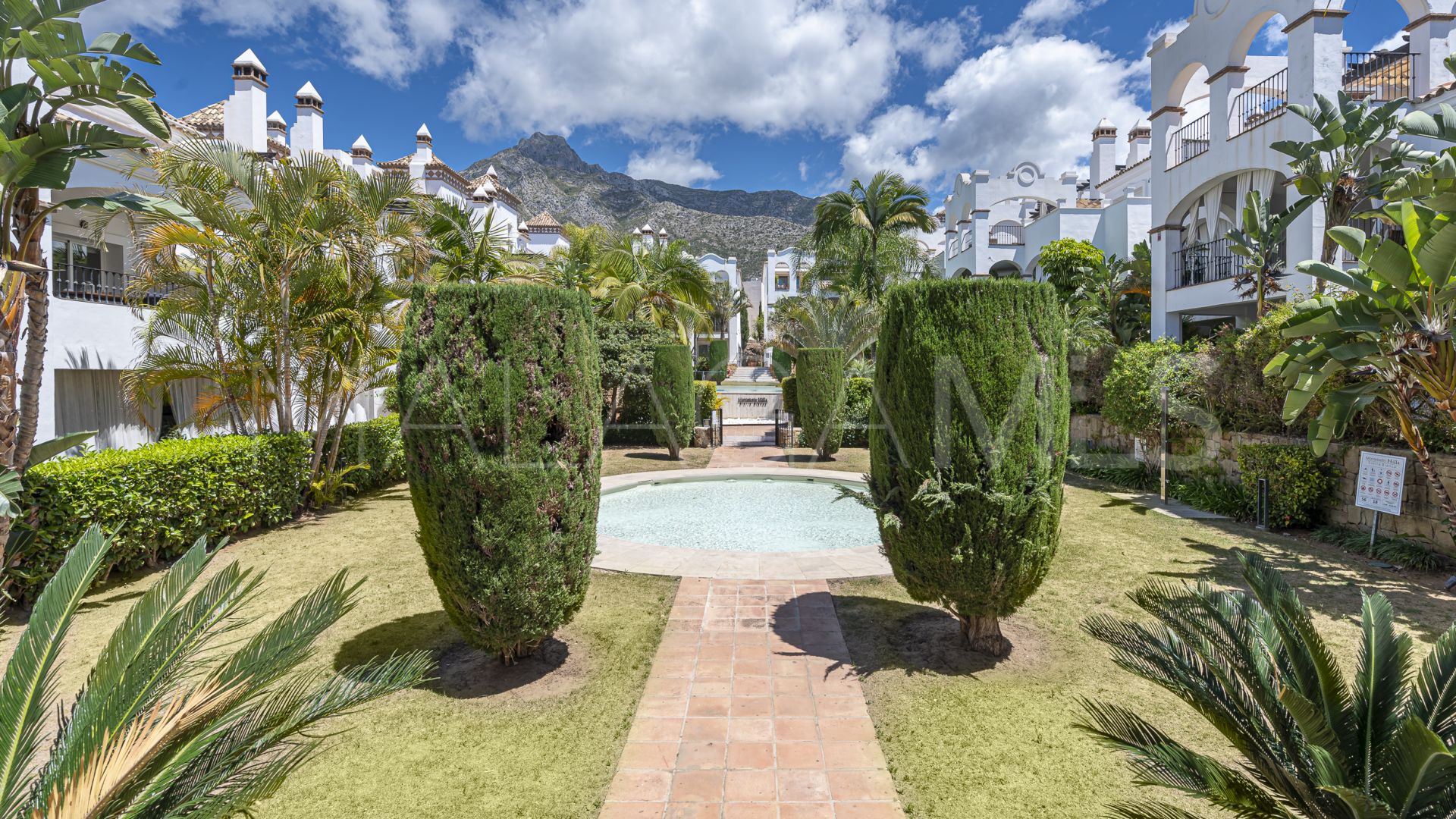 Markplanslägenhet for sale in Montebello Hills