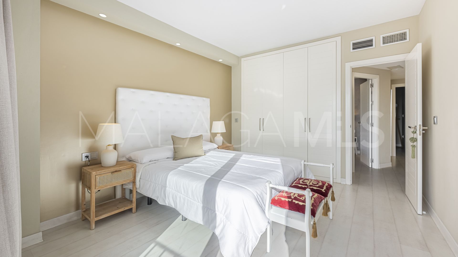 Wohnung for sale in Marbella - Puerto Banus