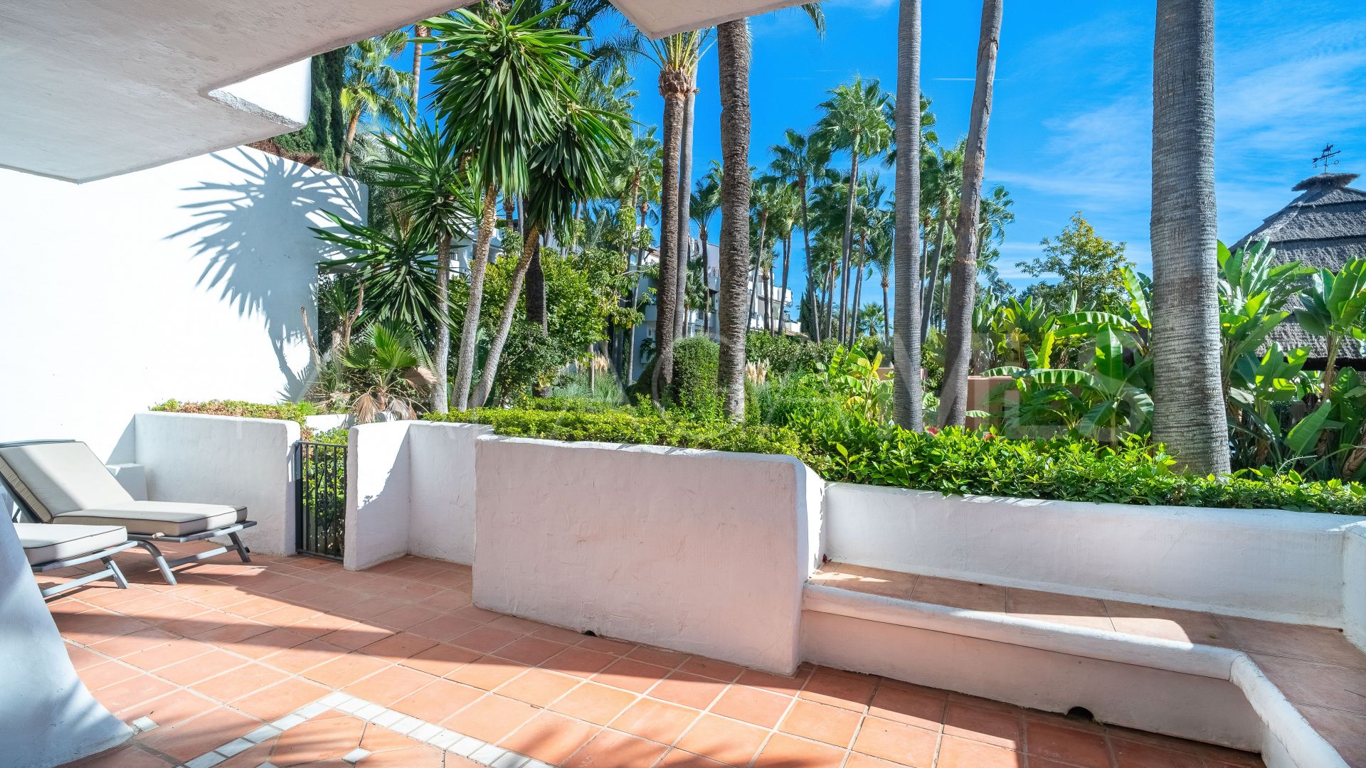 Appartement rez de chaussée for sale in Marina Puente Romano