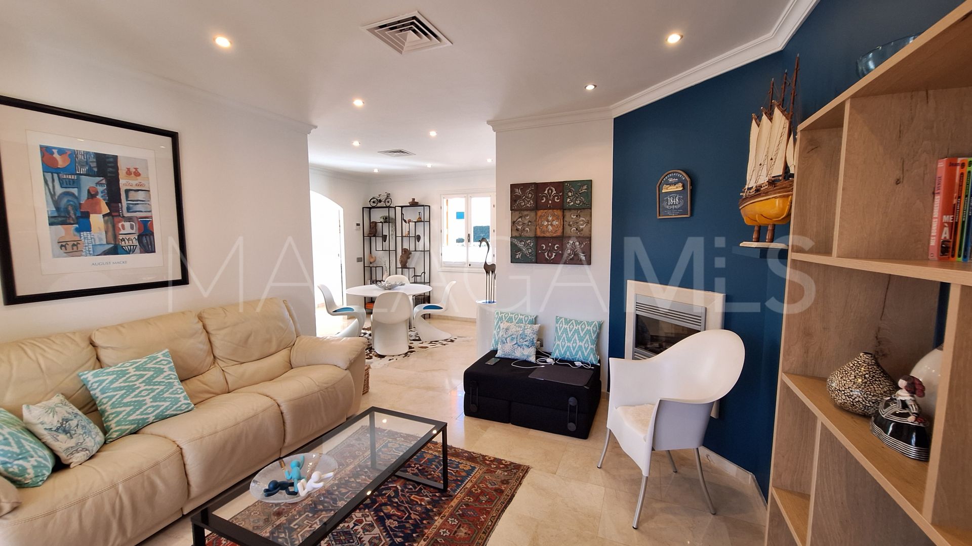 Penthaus for sale in Le Village