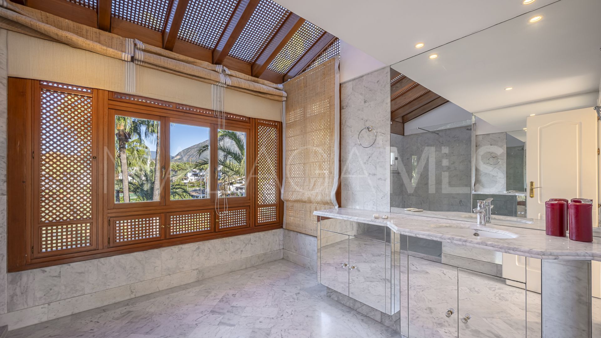 Tvåvånings takvåning for sale in Marina Puente Romano